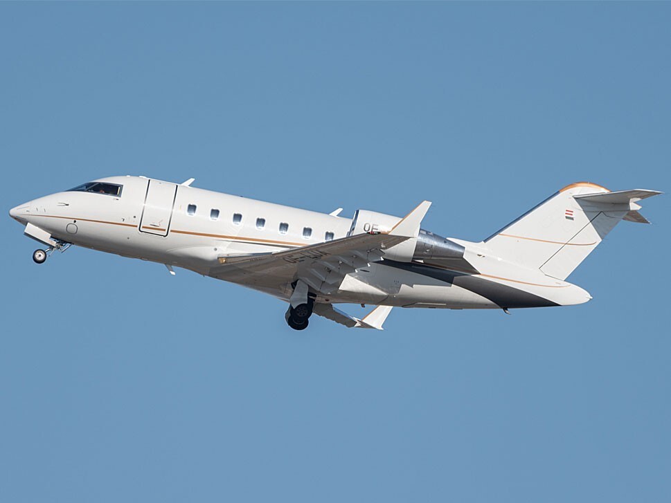 Bombardier Challenger 650 on take-off