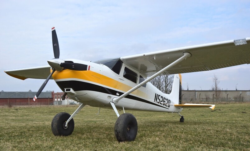 Cessna 180 Exterior