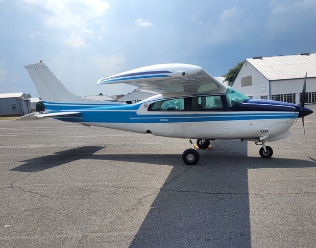 Cessna 210 Exterior